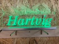 Navneskilt med LED-lys